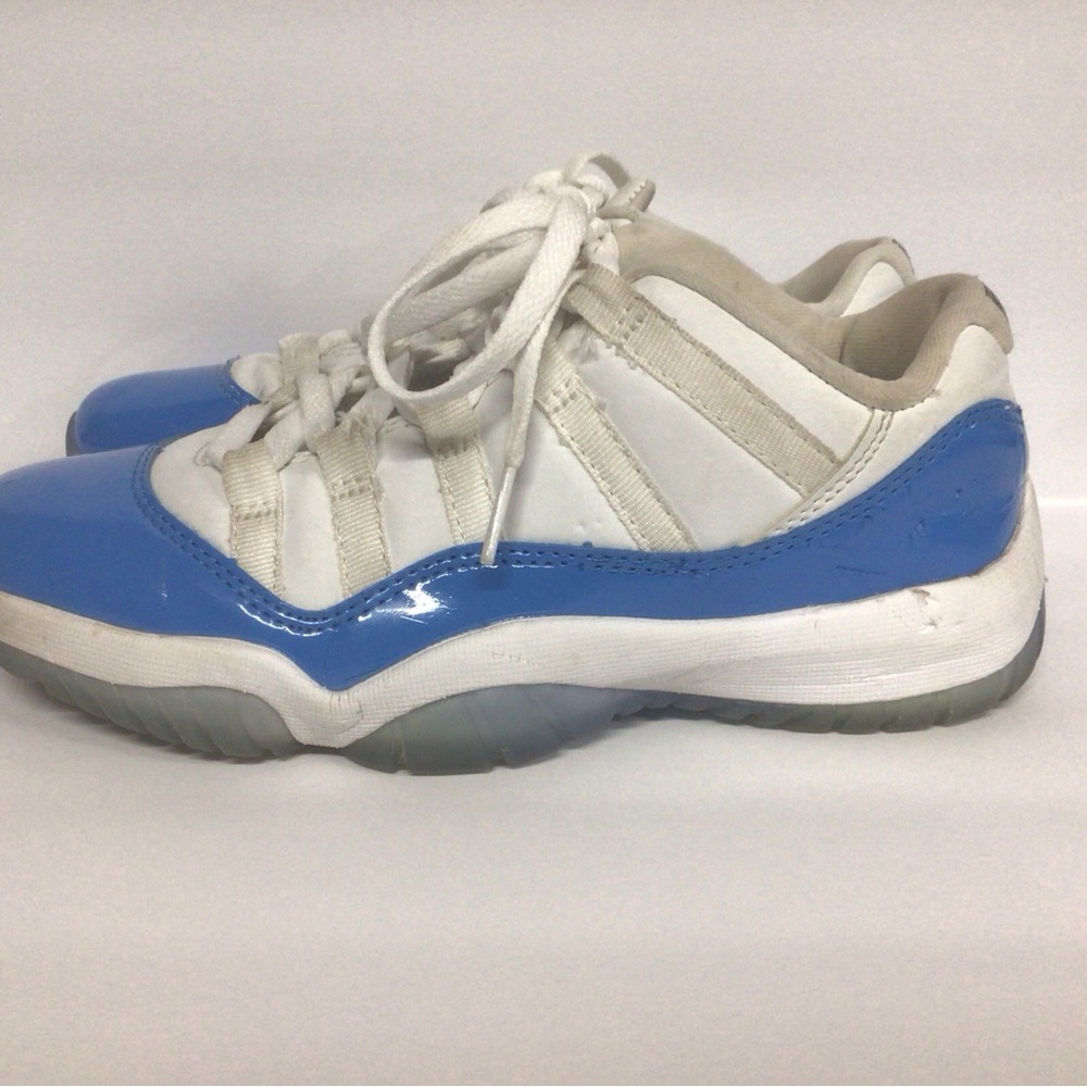 Jordan 11 Low “UNC” SIZE 8